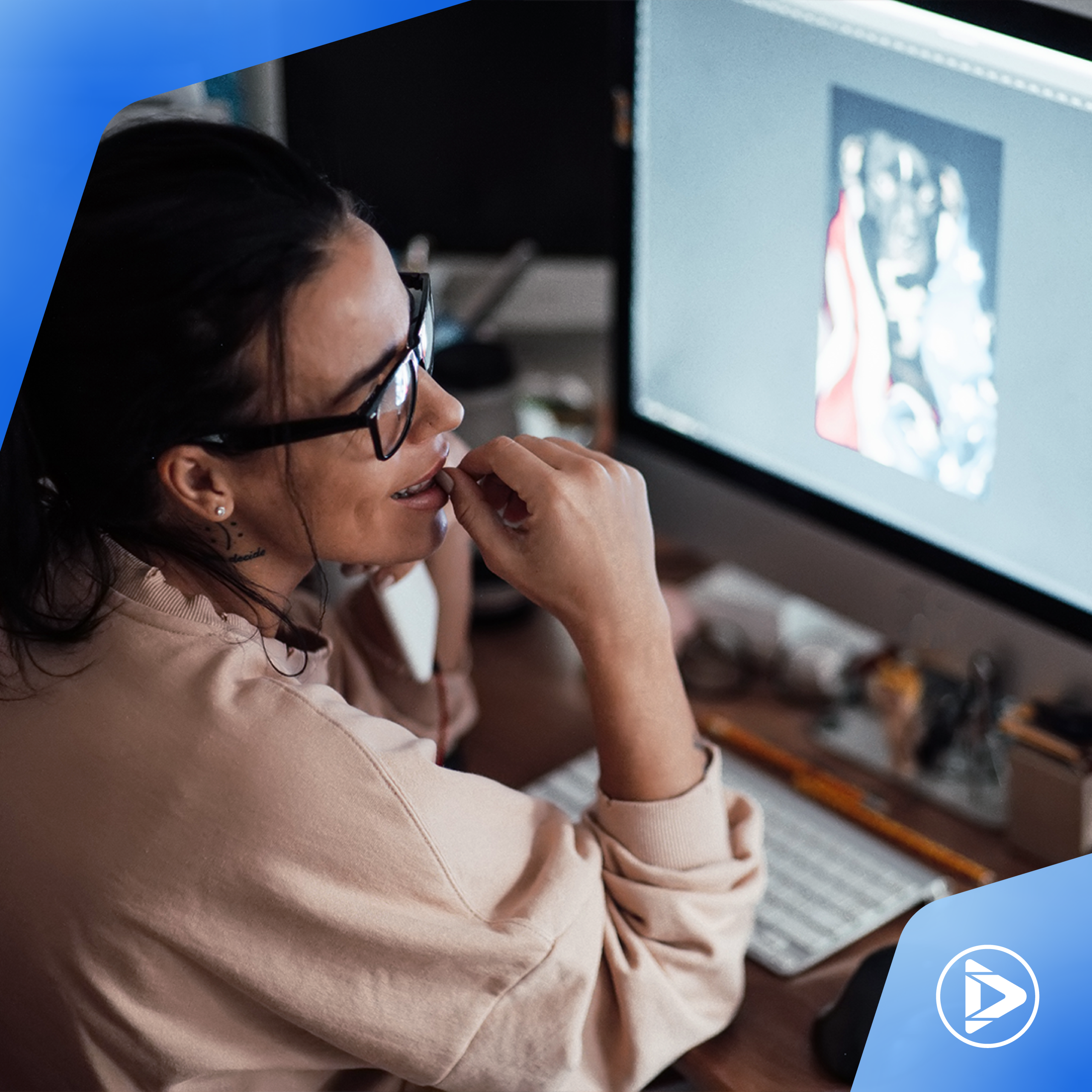 03-Graphic Designer 03-Graphic Designer